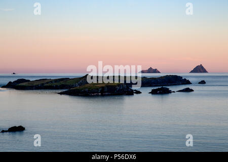 Sonnenuntergang über dem Atlantischen Ozean weg von Valentia Island, County Kerry Irland Stockfoto