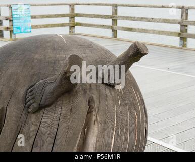 Zingst, Deutschland - 25. Januar 2018: Kunst und Attraktion auf der seebruecke - hölzerne Seebrücke in der Ostsee. Darss Halbinsel Fischland-Darß-Zingst Germ Stockfoto