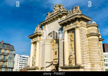 Porte de Paris, ein Triumphbogen in Lille, Frankreich Stockfoto