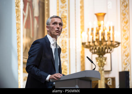 NATO-Generalsekretär Jens Stoltenberg gab eine pre-Gipfel am Donnerstag, 21. Juni 2018 im Lancaster House in London, England, Großbritannien Stockfoto
