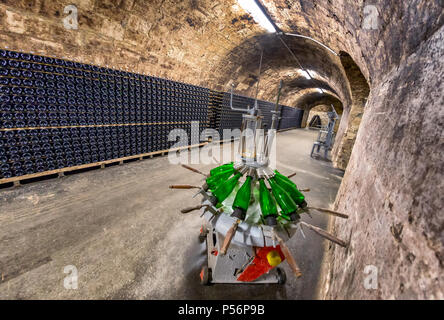 Sekt Keller der berühmten Ungarischen Törley Champagnerfabrik. Törley Sekt stammt aus fast 150 Jahren, Stockfoto