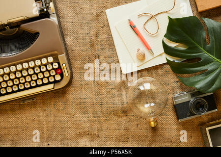 Kreative vintage Landschaft der alten Schule Gadgets kreative Schriftsteller und Sammler Stockfoto