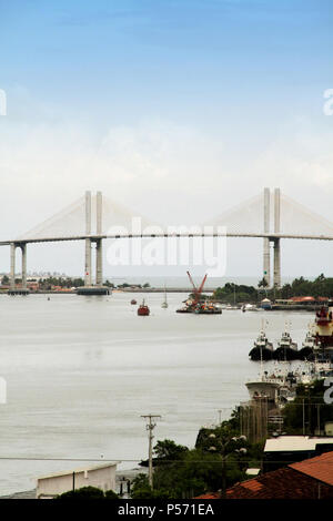 Potengi River und Newton Navarro Brücke, Ribeira, Natal, Rio Grande do Norte, Brasilien Stockfoto