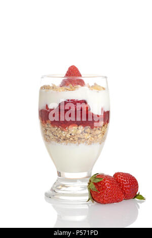 Strawberry Parfait mit Beeren Stockfoto