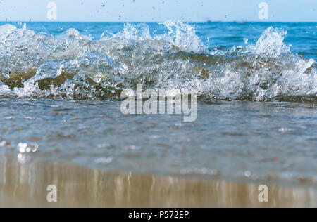 Meer Wasser Schaum, sea wave, die Aufregung am Meer, das Wasser kocht Stockfoto