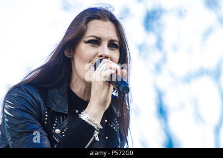 Dänemark, Kopenhagen - Juni 21., 2018. Nightwish, die finnische Symphonic Metal Band, führt ein Live Konzert während der dänischen Heavy Metal Festival Copenhell 2018 in Kopenhagen. Hier Sängerin Floor Jansen wird gesehen, live auf der Bühne. (Foto: Gonzales Foto - Peter Troest). Stockfoto