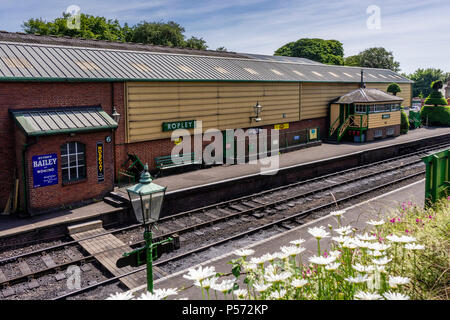 Ropley Station in der Nähe von Alresford auf das Erbe Watercress Line Eisenbahn in Hampshire, England, Großbritannien Stockfoto