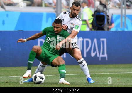 Wolgograd, Russland. 25. Juni 2018. SHIKABALA (EGY), Aktion, Duellen gegen Salem ALDAWSARI (KSA). Saudi-arabien (KSA) Ägypten (EGY) 2-1, Vorrunde, Gruppe A, Spiel 34, am 25.06.2018 in Wolgograd Wolgograd Arena. Fußball-WM 2018 in Russland vom 14.06. - 15.07.2018. | Verwendung der weltweiten Kredit: dpa/Alamy leben Nachrichten Stockfoto