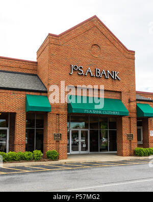 HICKORY, NC, USA-21. Juni 18: Joseph A. Bank ist ein Einzelhändler der Herrenbekleidung in über 500 Stores in den USA, und von Katalog und im Internet. Stockfoto