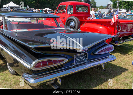 24. Juni 2018 - das Wetter war warm und sonnig wie das Dorf Lymm seiner 6. eines Tages Festival der Transport mit Booten, Zugmaschinen und c Stockfoto
