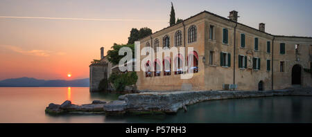 Gardasee, Italien - 29. Mai 2017: schöne Punta San Vigilio am östlichen Ufer des Gardasees, Italien Stockfoto