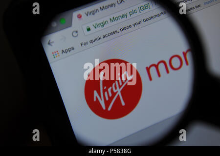 Die Virgin Money Website durch ein Vergrößerungsglas gesehen Stockfoto