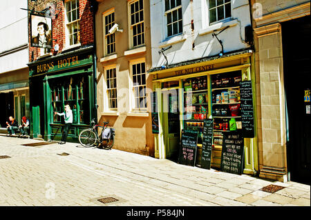 Die Mutter und Burns Hotel, Market Street, York, England Stockfoto