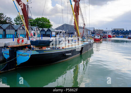 Die Colchester registriert Thames Sailing Barge Greta in Whitstable Hafen. Stockfoto