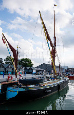 Die Colchester registriert Thames Sailing Barge Greta in Whitstable Hafen. Stockfoto