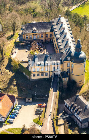 Alte Wachstum mit Schloss Friedrichstein in Bad Wildungen in Hessen. Bad Wildungen, Spa und Badewanne im Landkreis Waldeck-Frankenberg, im Norden Er Stockfoto