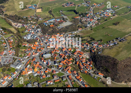 Adorf Diemelsee in Hessen, Stadtzentrum mit Hofdomäne, romanische Basilika St. Johannes, Johannes der Täufer, befestigte Kirche gewidmet. Diemelsee, Wal Stockfoto