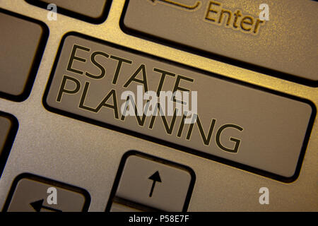 Wort schreiben Text Estate Planning. Business Konzept für Versicherungen Investment Altersvorsorge Hypothek Eigenschaften Tastatur Taste Behrma schwarzen Buchstaben Wort Stockfoto