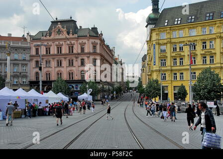 Essen und Bier Festival auf Masarykova Straße in der Altstadt von Brno, Südmähren, Tschechische Republik Stockfoto