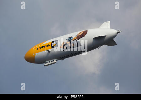 Deutsche Luftschiff Zeppelin NT dargestellt in Prag, Tschechische Republik. Stockfoto