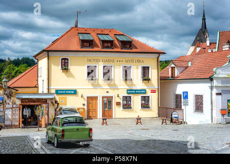 CESKY KRUMLOV, TSCHECHISCHE REPUBLIK - 20. MAI 2017: Blick auf Kaplicka Straße Stockfoto