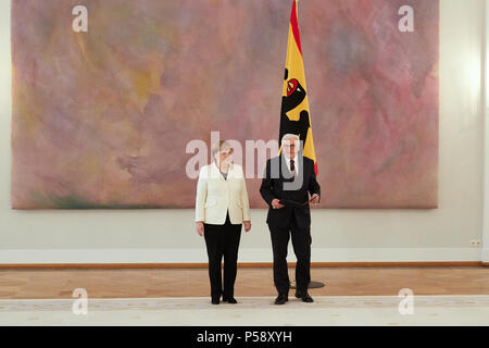 Berlin, Deutschland - Ernennung von Bundeskanzler Dr. Ing. Angela Merkel durch den Bundespräsidenten Dr. Frank-Walter Steinmeier in der Großen Halle des Bellevue Palace. Stockfoto