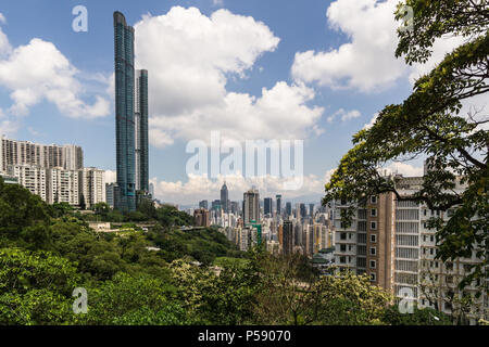 Luxury Condo Turm auf dem Wan Chai Lücke mit der Central Business District der Insel Hong Kong, China SAR Stockfoto