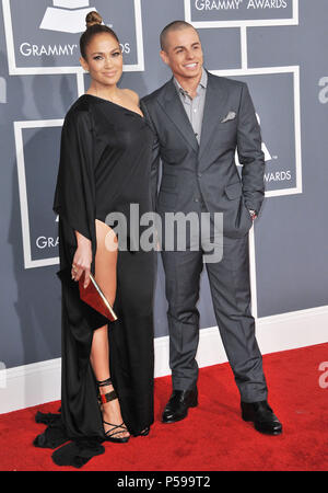 Jennifer Lopez und Casper Smart am 55. Ann. Grammy Awards 2013 im Staples Center in Los Angeles. Jennifer Lopez, Casper Smart 313 - - - - - - - - - - - - - Red Carpet Event, Vertikal, USA, Filmindustrie, Prominente, Fotografie, Bestof, Kunst, Kultur und Unterhaltung, Topix Prominente Fashion/Vertikal, Besten, Event in Hollywood Leben - Kalifornien, Roter Teppich und backstage, USA, Film, Stars, Film Stars, TV Stars, Musik, Promis, Fotografie, Bestof, Kunst, Kultur und Unterhaltung, Topix, Vertikal, Familie von aus dem Jahr 2013, Anfrage tsuni @ Gamma-USA Stockfoto