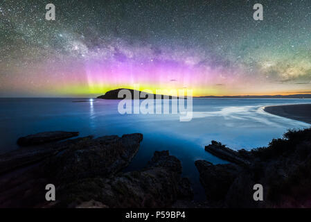 Blaue Stunde Aurora über Betsey Insel Stockfoto