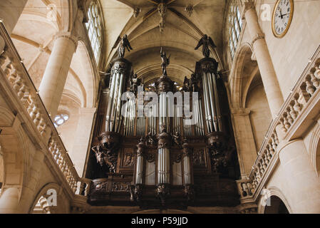 Paris, Frankreich, 13. August 2017. Orgel in Saint-Etienne-du-Mont Kirche im lateinischen Viertel, auf der Place Sainte Geneviève, gegenüber dem Pantheon. Stockfoto