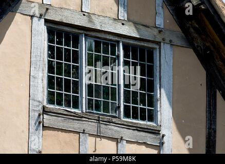 Eine verbleite Fenster in Hall's Croft Gebäude, Stratford-upon-Avon, Warwickshire, Großbritannien Stockfoto