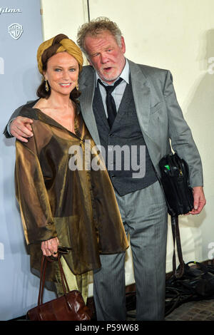 Berlin, Deutschland. 25. Juni 2018. Jacqueline Bisset und Nick Nolte Photocall: Kopf voll von Honig in der grosz Restaurant, Berlin, 25.06.2018 | Verwendung der weltweiten Kredit: dpa/Alamy leben Nachrichten Stockfoto