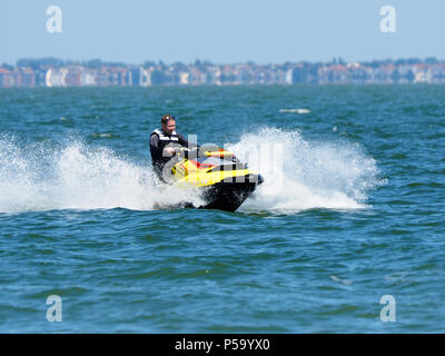 Sheerness, Kent, Großbritannien. 26 Juni, 2018. UK Wetter: ein sonniger und warmer Tag in Sheerness, Kent. Credit: James Bell/Alamy leben Nachrichten Stockfoto