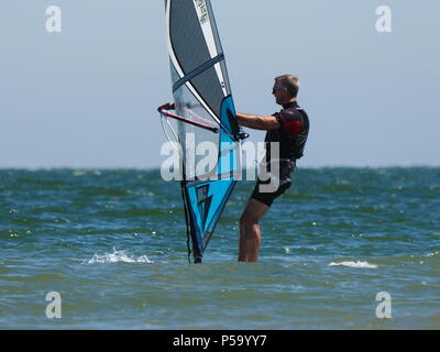 Sheerness, Kent, Großbritannien. 26 Juni, 2018. UK Wetter: ein sonniger und warmer Tag in Sheerness, Kent. Credit: James Bell/Alamy leben Nachrichten Stockfoto