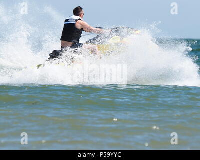 Sheerness, Kent, Großbritannien. 26 Juni, 2018. UK Wetter: ein sonniger und warmer Tag in Sheerness, Kent. Credit: James Bell/Alamy leben Nachrichten Stockfoto