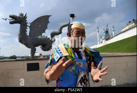 Kasan, Russland. 26 Juni, 2018. Fußball, WM 2018: Nationalmannschaft: Ein japanischer Fan steht vor der Kalif Moschee im Kasaner Kreml. Credit: Ina Faßbender/dpa/Alamy leben Nachrichten Stockfoto