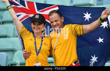 Sochi, Russland. 26 Juni, 2018. Fans von Australien sind vor der 2018 FIFA World Cup Gruppe C Match zwischen Australien und Peru in Sotschi, Russland, 26. Juni 2018 gesehen. Credit: Chen Cheng/Xinhua/Alamy leben Nachrichten Stockfoto