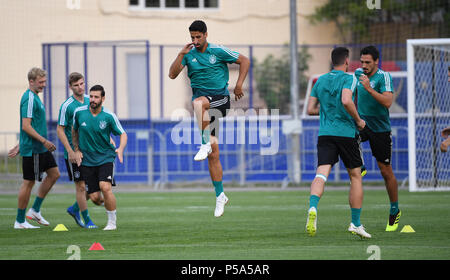 Kasan, Russland. 26. Juni 2018. Die letzte Ausbildung Sami Khedira (Deutschland). GES/fussball/Wm 2018 Russland: DFB-Abschlusstraining in der Elektron-Stadion, Kazan, 26.06.2018 GES/fussball/fussball/WM Russland 2018: Praxis, Kazan, Juni 26, 2018 | Verwendung der weltweiten Kredit: dpa/Alamy leben Nachrichten Stockfoto