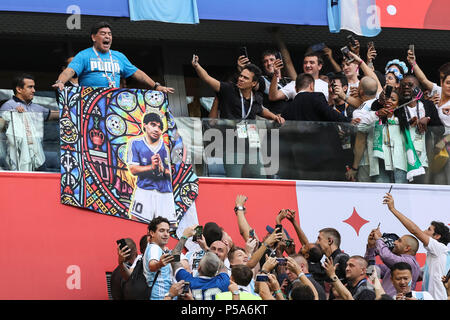 St. Petersburg, Russland. 26 Jun, 2018. Diego Maradona vor der 2018 FIFA World Cup Gruppe D Match zwischen Nigeria und Argentinien bei Sankt Petersburg Stadion am 26. Juni 2018 in Sankt Petersburg, Russland. (Foto von Daniel Chesterton/phcimages.com) Credit: PHC Images/Alamy leben Nachrichten Stockfoto