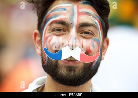 Jun 14th, 2018, Moskau, Russland. Fußballfans während der FIFA WM 2018 Russland Gruppe C Spiel Frankreich gegen Dänemark in Luzhniki Stadion, Moskau. Shoja Lak/Alamy Leben Nachrichten. Stockfoto