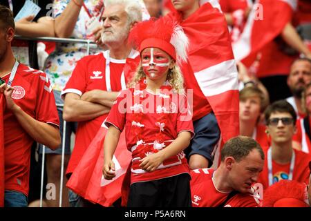 Jun 14th, 2018, Moskau, Russland. Fußballfans während der FIFA WM 2018 Russland Gruppe C Spiel Frankreich gegen Dänemark in Luzhniki Stadion, Moskau. Shoja Lak/Alamy Leben Nachrichten. Stockfoto