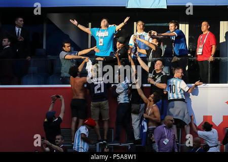 St. Petersburg, Russland. 26 Jun, 2018. Diego Maradona vor der 2018 FIFA World Cup Gruppe D Match zwischen Nigeria und Argentinien bei Sankt Petersburg Stadion am 26. Juni 2018 in Sankt Petersburg, Russland. (Foto von Daniel Chesterton/phcimages.com) Credit: PHC Images/Alamy leben Nachrichten Stockfoto