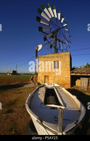 Molino de Agua para Extraccion (s. XIX-XX). Cami de Sa pedra rodona.Campos.Comarca de Migjorn. Mallorca. Balearen. España. Stockfoto