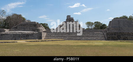 Panoramablick auf die Akropolis der Maya Ruinen von edzna in der Nähe von Campeche, Mexiko Stockfoto