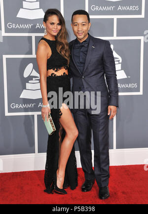 John Legend und Christine Teigen am 55. Ann. Grammy Awards 2013 im Staples Center in Los Angeles. John Legend und Christine Teigen - - - - - - - - - - - - - Red Carpet Event, Vertikal, USA, Filmindustrie, Prominente, Fotografie, Bestof, Kunst, Kultur und Unterhaltung, Topix Prominente Fashion/Vertikal, Besten, Event in Hollywood Leben - Kalifornien, Roter Teppich und backstage, USA, Film, Stars, Film Stars, TV Stars, Musik, Promis, Fotografie, Bestof, Kunst, Kultur und Unterhaltung, Topix, Vertikal, Familie von aus dem Jahr 2013, Anfrage tsuni @ Gamma-US Stockfoto