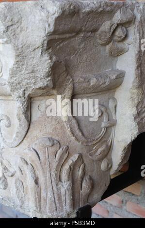 Fantastische Hauptstadt der Lodge. Renaissance (Plateresken)" Waffen Gericht - Palast der Erzbischöfe' vom ANTIQUARIUM - Wand von Alcala de Henares (13.). Gemeinschaft von Madrid. SPANIEN. Stockfoto