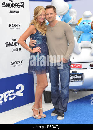 Nancy O'Dell und Ehemann Keith Zubulevich an die Schlümpfe 2 Premiere auf dem Westwood Village Theater in Los Angeles. Nancy O'Dell und Ehemann Keith Zubulevich 191 - - - - - - - - - - - - - Red Carpet Event, Vertikal, USA, Filmindustrie, Prominente, Fotografie, Bestof, Kunst, Kultur und Unterhaltung, Topix Prominente Fashion/Vertikal, Besten, Event in Hollywood Leben - Kalifornien, Roter Teppich und backstage, USA, Film, Stars, Film Stars, TV Stars, Musik, Promis, Fotografie, Bestof, Kunst, Kultur und Unterhaltung, Topix, Vertikal, Familie von aus dem Jahr 2013, ich Stockfoto