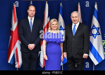 Der Herzog von Cambridge trifft sich mit dem israelischen Ministerpräsidenten Benjamin Netanjahu und seine Frau Sara Ben-Artzi an seinem Amtssitz in Jerusalem, Israel, als Teil seiner Reise in den Nahen Osten. Stockfoto