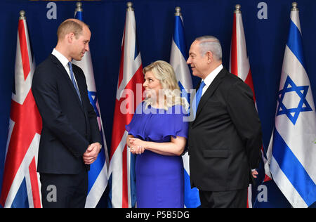 Der Herzog von Cambridge trifft sich mit dem israelischen Ministerpräsidenten Benjamin Netanjahu und seine Frau Sara Ben-Artzi an seinem Amtssitz in Jerusalem, Israel, als Teil seiner Reise in den Nahen Osten. Stockfoto