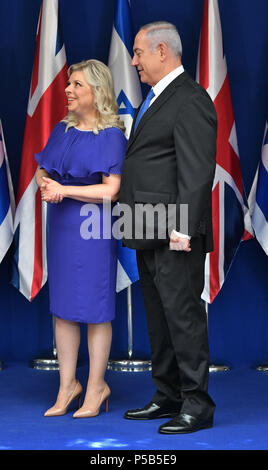 Der Herzog von Cambridge trifft sich mit dem israelischen Ministerpräsidenten Benjamin Netanjahu und seine Frau Sara Ben-Artzi an seinem Amtssitz in Jerusalem, Israel, als Teil seiner Reise in den Nahen Osten. Stockfoto